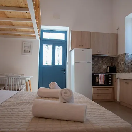 Blue Window - B Apartment *