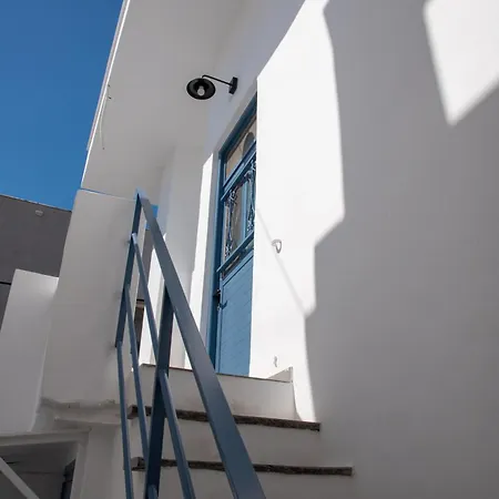 Blue Window - B Tínos